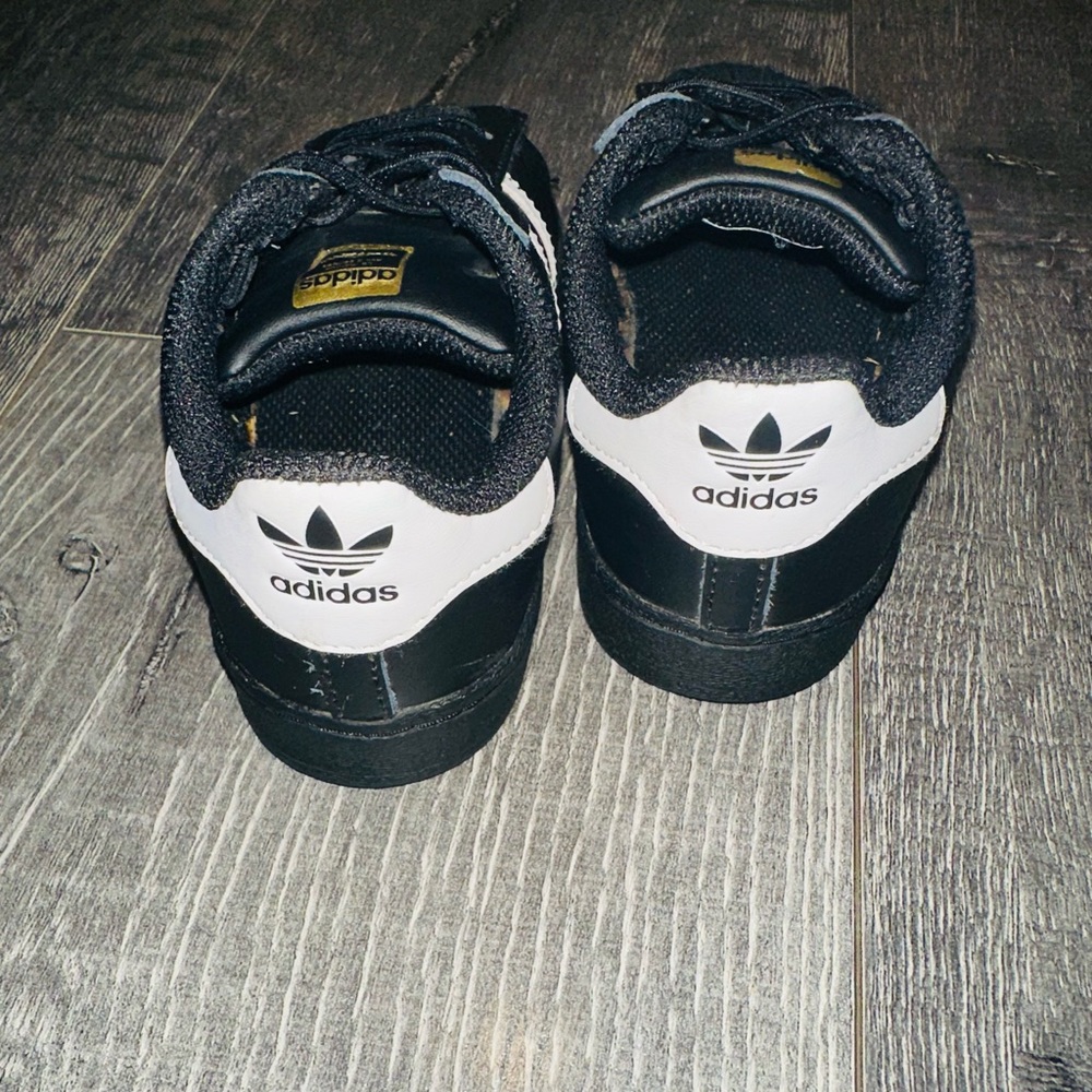 Adidas Superstars Toddler Boy Sneakers Shoes - Picture 5 of 6